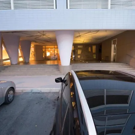 Modern In 50 M² With Parking And Bicycles Apartment *